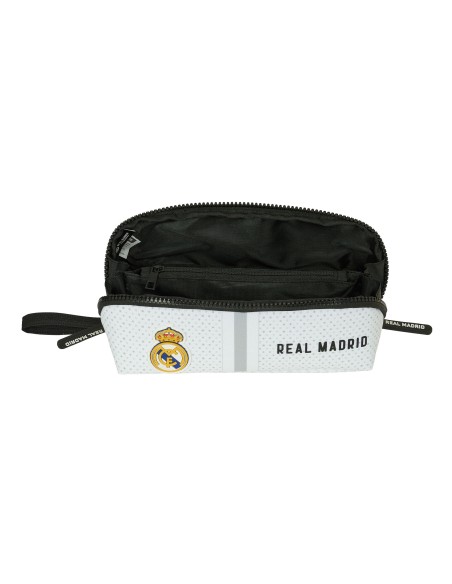 PORTATODO CUADRADO GRANDE REAL MADRID 1ª EQUIP. 24/25 | Comprar POR... PORTATODO CUADRADO GRANDE REAL MADRID 1ª EQUIP. 24/25 | Comprar POR...